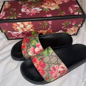Gucci Blooms Supreme floral sandal Slides size 37